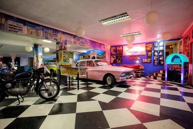 Reference image associated with Marilyn's 60s Diner