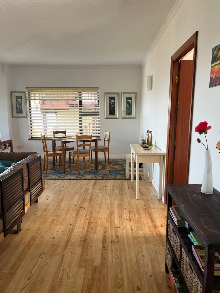 Dining area image 1