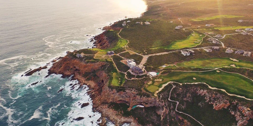 Pinnacle Point Golf Course - source-associated course photograph. Exact hole and capture date not confirmed.