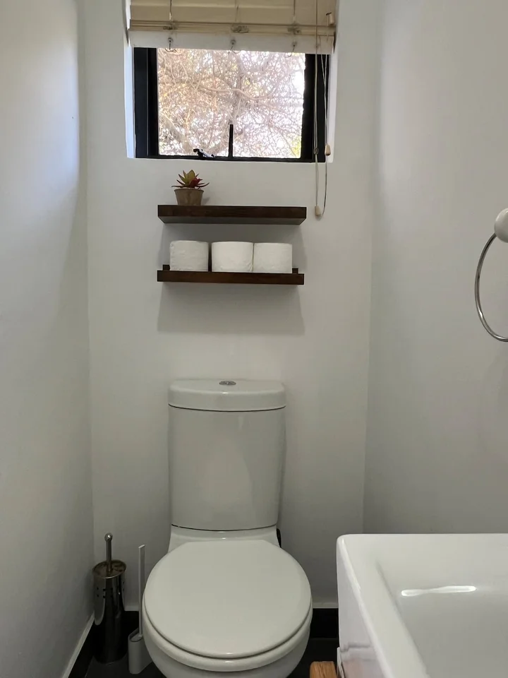 Full bathroom 2 image 1